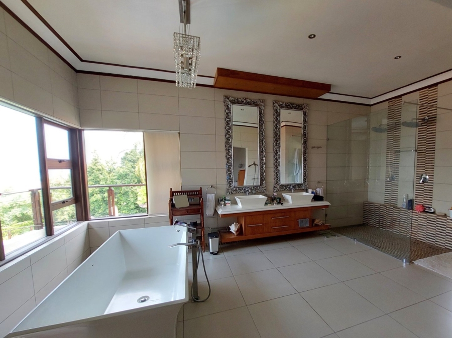 6 Bedroom Property for Sale in Birdwood Estate North West